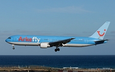 Boeing 767-383ER | PH-AHQ | ArkeFly | ARRECIFE-LANZAROTE (GCRR/ACE) 03.09.2009