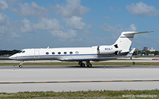 Gulfstream V | N53LT | untitled | FORT LAUDERDALE-HOLLYWOOD (KFLL/FLL) 08.12.2013