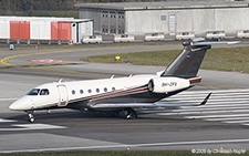 Embraer EMB-550 Legacy 500 | 9H-ZFX | untitled (Flexjet Malta)  |  This Embraer EMB-550 is lining up runway 28 for its flight to Carcais. | Z&UUML;RICH (LSZH/ZRH) 18.01.2025