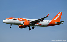 Airbus A320-214 | OE-INA | easyJet Europe Airline  |  This Airbus A320 of easyJet Europe is about to land on runway 14 in Zurich, thus completing its flight from Palma de Mallorca. | Z&UUML;RICH (LSZH/ZRH) 31.05.2025