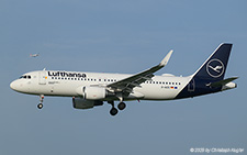 Airbus A320-214 | D-AIZS | Lufthansa  |  This Airbus A320 was delivered on 17APR2013 to Lufthansa. As of MAR2015, it was flying for Eurowings, but returned to Lufthansa on 27JAN2023. | Z&UUML;RICH (LSZH/ZRH) 13.06.2025