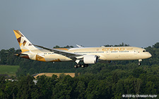Boeing 787-9 | A6-BNE | Etihad Airways  |  This Boeing 787-9 of Etihad Airways is seen here operating flight ETD143 from Abu Dhabi to Zurich. The aircraft is arriving a bit earlier than scheduled and is using runway 34. | Z&UUML;RICH (LSZH/ZRH) 20.06.2025
