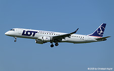 Embraer ERJ-195AR | SP-LNM | LOT Polish Airlines  |  LOT Polish Airlines uses both Embraer ERJ-195 as well as Boeing 737 on its flight from Warsaw to Zurich. | Z&UUML;RICH (LSZH/ZRH) 20.06.2025